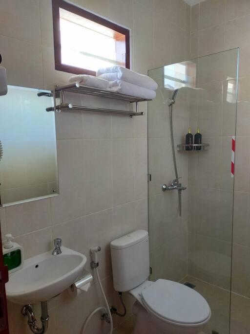 Al Mare Villa, New 3br Modern Comfy Villa, Private Pool Villa *